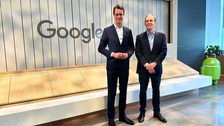 NRW-Ministerpräsident Hendrik Wüst bei einer Reise durch Kalifornien an der Seite von Google-Manager Kent Walker im April 2024 - nun haben sie sich in Berlin wiedergetroffen.