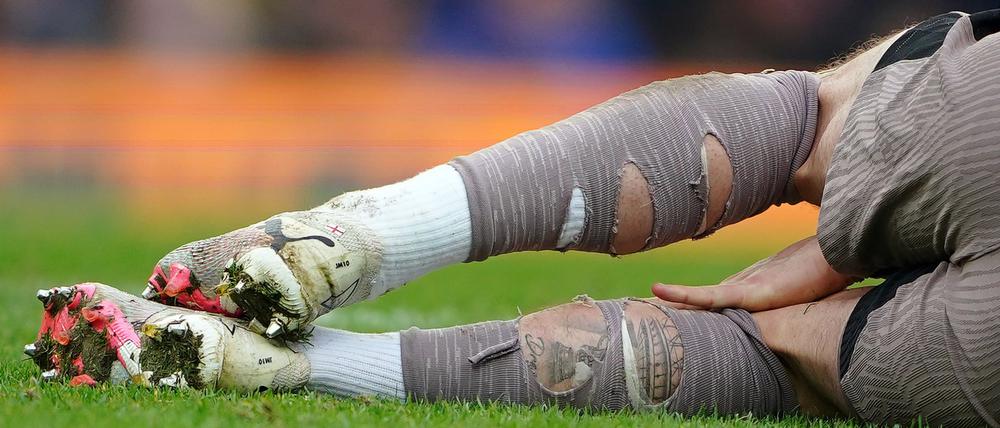 Der Chinesen Guo Jiaxuan hat sich bei einem Trainingsspiel in Spanien schwer und ist laut den Ärzten hirntot. (Symbolbild) 