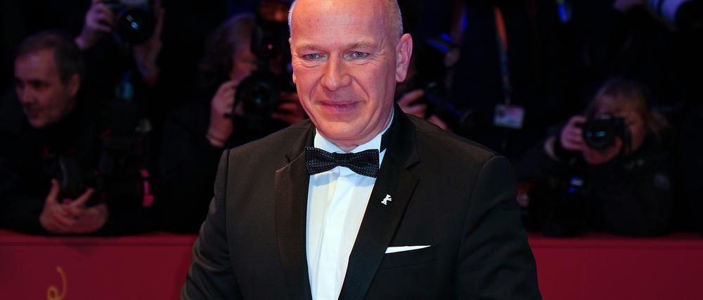 Kai Wegner (CDU), Regierender Bürgermeister von Berlin auf dem Roten Teppich der Berlinale.