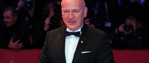 Kai Wegner (CDU), Regierender Bürgermeister von Berlin auf dem Roten Teppich der Berlinale.