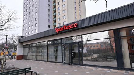 Die Filialen wie diese Sparkassenfiliale am Johannes-Kepler-Platz im Potsdamer Stadtteil Stern sollen erhalten bleiben. 