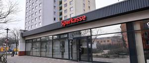 Die Filialen wie diese Sparkassenfiliale am Johannes-Kepler-Platz im Potsdamer Stadtteil Stern sollen erhalten bleiben. 