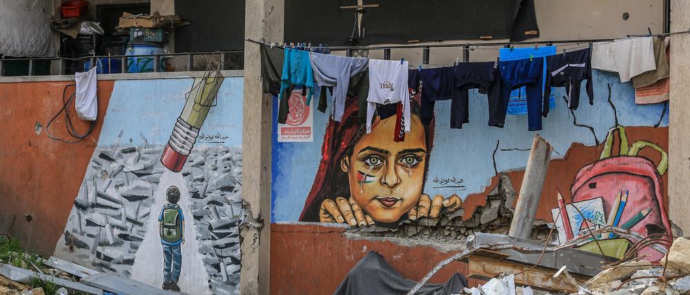 Blick auf zerstörtes Gebäude im Süden des Gazastreifens. 