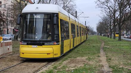 Straßenbahn an der Stelle in der Seestraße, an der das Rohr brach.
