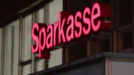 Nach einem Urteil des Bundesgerichtshofs können Inhaber von Sparkonten mit Rückzahlungen rechnen – auch bei der Mittelbrandenburgischen Sparkasse. (Archivbild)