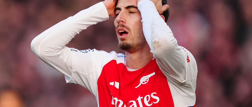 Der Nationalspieler muss operiert werden. 