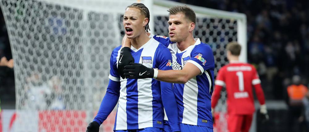 Zwei von vier. Derry Scherhant (links) und Florian Niederlechner können die Position des Mittelstürmers bei Hertha BSC übernehmen.