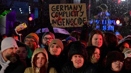 Schon bei der Berlinale-Eröffnung am 13. Februar wurde vereinzelt am roten Teppich protestiert. 