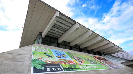 Die Biosphäre ist ein Tropenhaus in der Stadt Potsdam. Das Gebäude befindet sich im Volkspark.