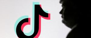 Die US-Regierung befindet sich nach Angaben von Präsident Donald Trump in Verhandlungen mit vier Interessenten über den Kauf der Online-Plattform Tiktok.