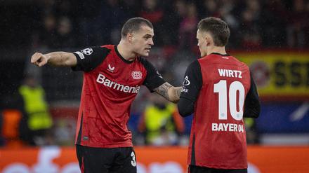 Von Granit Xhaka lässt sich auch Leverkusens Jungstar Florian Wirtz noch Dinge erklären.