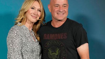 Stolze Eltern: Der Sohn von Steffi Graf und Andre Agassi soll erstmals für die deutsche Baseball-Nationalmannschaft spielen.