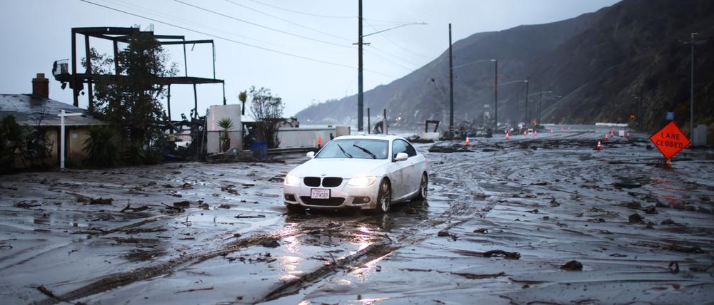 Ein heftiges Unwetter hat in der US-Metropole Los Angeles für Überschwemmungen gesorgt.