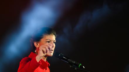 Sahra Wagenknecht, Bundesvorsitzende des Bündnis Sahra Wagenknecht (BSW), spricht bei einer Wahlkampfveranstaltung des BSW Sachsen in der Messe Dresden.