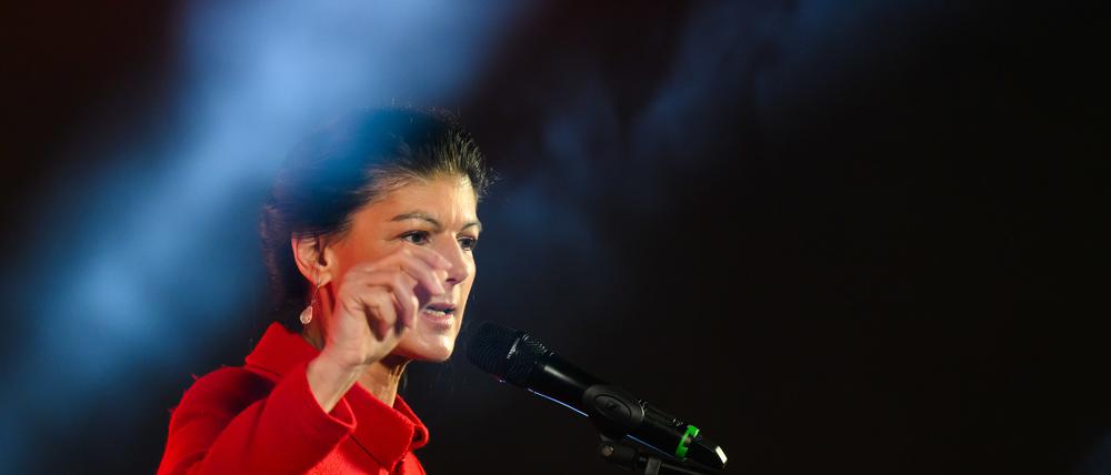 Sahra Wagenknecht, Bundesvorsitzende des Bündnis Sahra Wagenknecht (BSW), spricht bei einer Wahlkampfveranstaltung des BSW Sachsen in der Messe Dresden.