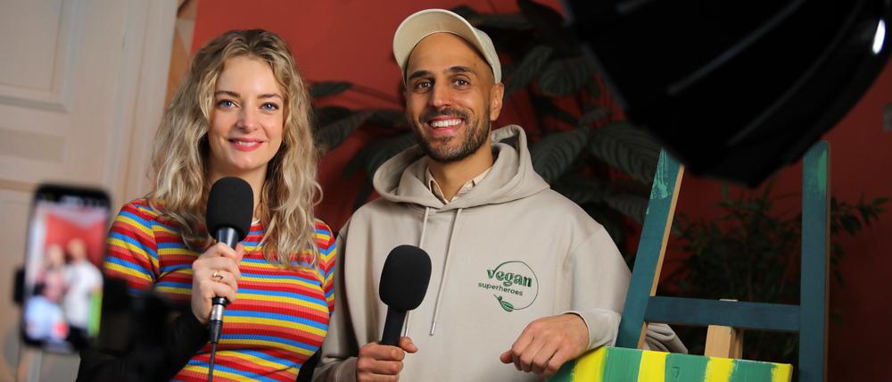 Julia Krohse und Fabian Brandino können mittlerweile davon leben, vegane Influencer zu sein.