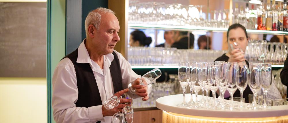 Im Berliner Inklusions-Restaurant "Charlottchen" arbeiten Menschen mit Behinderungen.