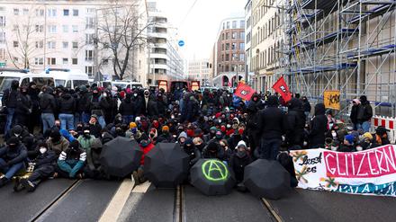 Gegendemonstranten in Dresden.