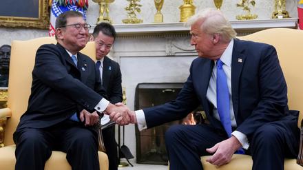 Treffen am 7. Februar im Weißen Haus: US-Präsident Donald Trump mit Japans Premierminister Shigeru Ishiba.