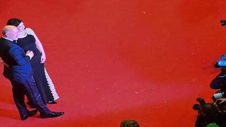 Das Red-Carpet-Foto ist die Stechkarte der Stars: Kai Wegner, Regierender Bürgermeister von Berlin, und Katharina Günther-Wünsch, Berliner Senatorin für Bildung, Jugend und Familie (beide CDU).