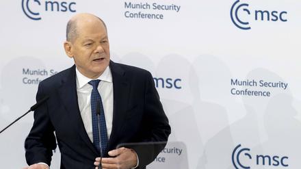 Hotel Bayerischer Hof: Münchner Sicherheitskonferenz 2025: Bundeskanzler Olaf Scholz SPD hält eine Rede.