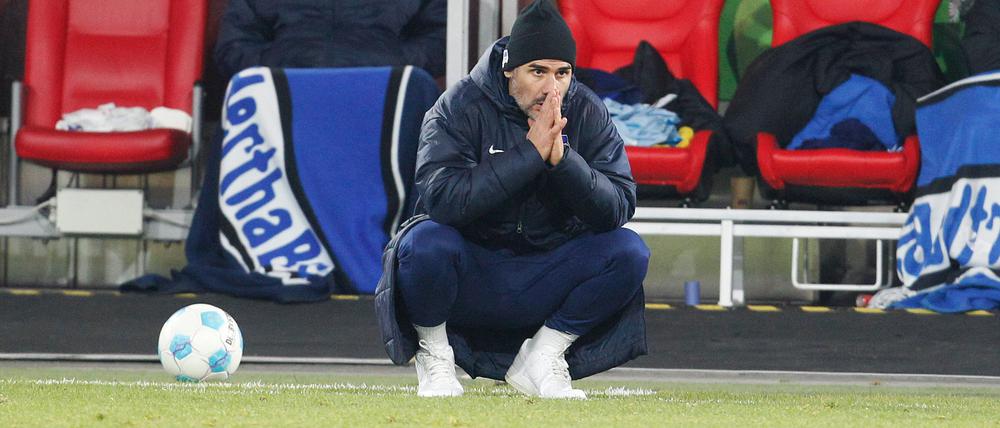Am Boden. Cristian Fiél und Hertha mussten in Düsseldorf den nächsten Tiefschlag einstecken.