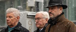 Markus Söder gestern mit Dieter Reiter, dem Oberbürgermeister der Stadt München, und Bundespräsident Frank-Walter Steinmeier am Tatort.