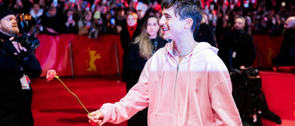 Chalamet kam am Valentinstag - und bekam ein passendes Geschenk.