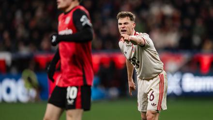 Die sportlichen Verantwortlichen beim FC Bayern München hoffen auf eine schnelle Entscheidung zum Vertrag von Joshua Kimmich. 