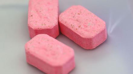 Bei den Beratungsstellen können Drogen wie Kokain, Ecstasy und Speed abgegeben werden (Symbolbild).