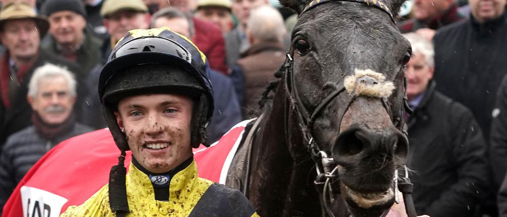 Jockey Michael O'Sullivan ist nach einem Sturz gestorben.