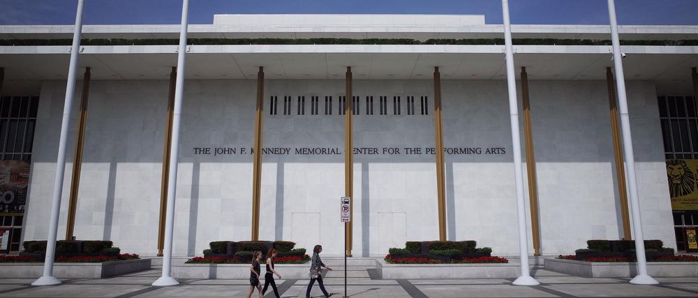 Blick auf das John F. Kennedy Center for the Performing Arts in Washington.