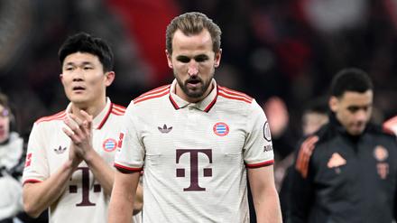 Gesenkte Köpfe trotz Punktgewinns in Leverkusen: Die Leistung der Bayern war wenig meisterlich.