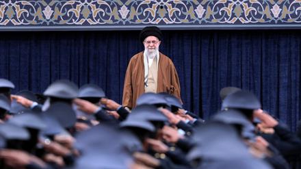 Ayatollah Ali Chamenei sieht sich in großer Gefahr.