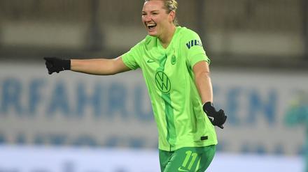 Große Freude: Wolfsburgs Alexandra Popp eröffnet gegen Frankfurt den Torreigen.