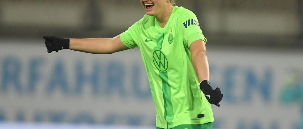 Große Freude: Wolfsburgs Alexandra Popp eröffnet gegen Frankfurt den Torreigen.