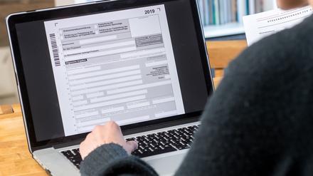 Drei Viertel der Firmen können in der Rechts- und Steuerberatung nicht genügend qualifiziertes Personal finden. (Illustration)