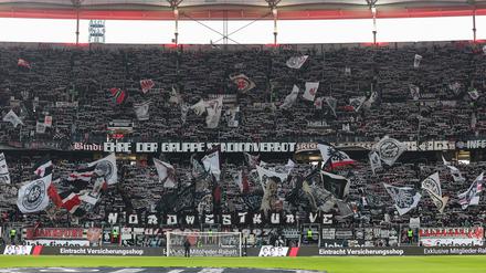 Eintracht-Fans beim Spiel gegen Kiel.