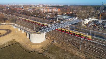  Die Hilde-Archenold-Brücke aus der Vogelperspektive.