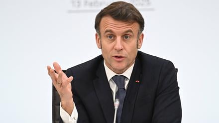 Emmanuel Macron als Gastgeber: erst Syrien-Geberkonferenz, dann KI-Gipfel und nun europäisches Krisentreffen nach dem Bruch der transatlantischen Beziehungen.