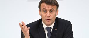 Emmanuel Macron als Gastgeber: erst Syrien-Geberkonferenz, dann KI-Gipfel und nun europäisches Krisentreffen nach dem Bruch der transatlantischen Beziehungen.