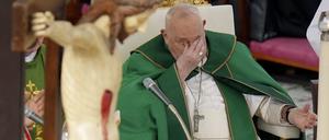 Der Papst bei einer Messe zum Jubiläum der Streitkräfte auf dem Petersplatz im Vatikan.