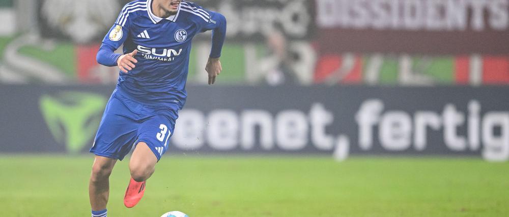 Taylan Bulut verlängert seinen Vertrag beim FC Schalke 04. 