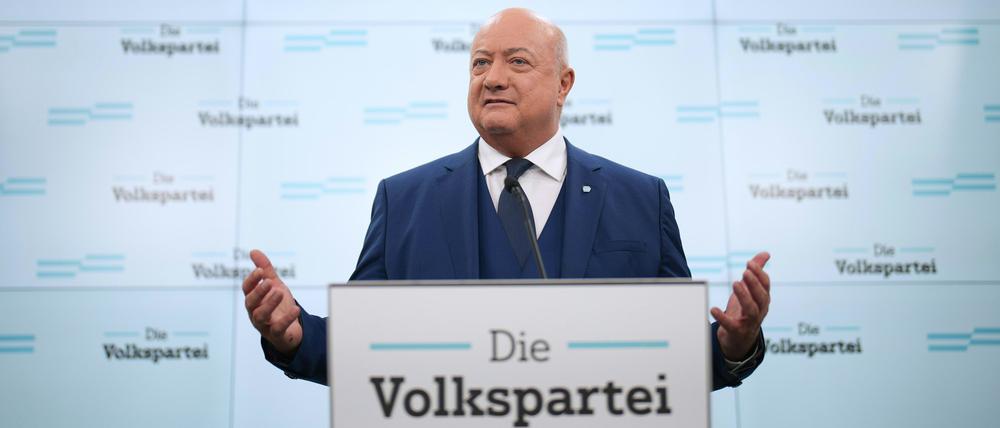 Der ÖVP-Parteichef Christian Stocker gibt ein Pressestatement nach dem Ende der Koalitionsverhandlungen zwischen FPÖ und ÖVP in Wien ab.