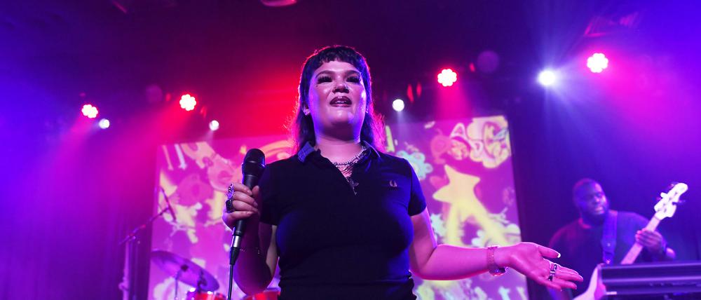 Lola Young im Scala in London