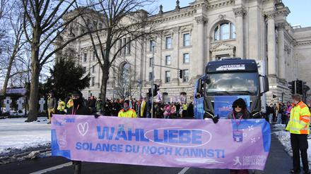 Winter-CSD vor der Bundestagswahl am 23. Februar