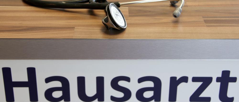 Ein Hausarzt in Spenge wird von einem Patienten zusammengeschlagen - jetzt fordern Mediziner eine Strafrechtsverschärfung. (Symbolbild)