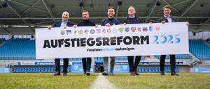 17 Vereine wollen mit der Aufstiegsreform 2025 einmal mehr ihre Interessen durchsetzen, damit der NOFV-Meister endlich direkt in die 3. Liga aufsteigt.