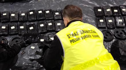 Der polnische Grenzschutz hat etwa 100 Kiligramm Kokain am Meeresgrund der Danziger Bucht sichergestellt.