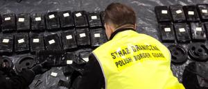 Der polnische Grenzschutz hat etwa 100 Kiligramm Kokain am Meeresgrund der Danziger Bucht sichergestellt.